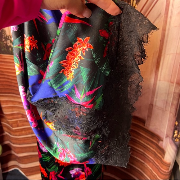 NWT Victoria's Secret Moonlight Tropic Multicolor Floral Satin lace Robe belted - Picture 5 of 11